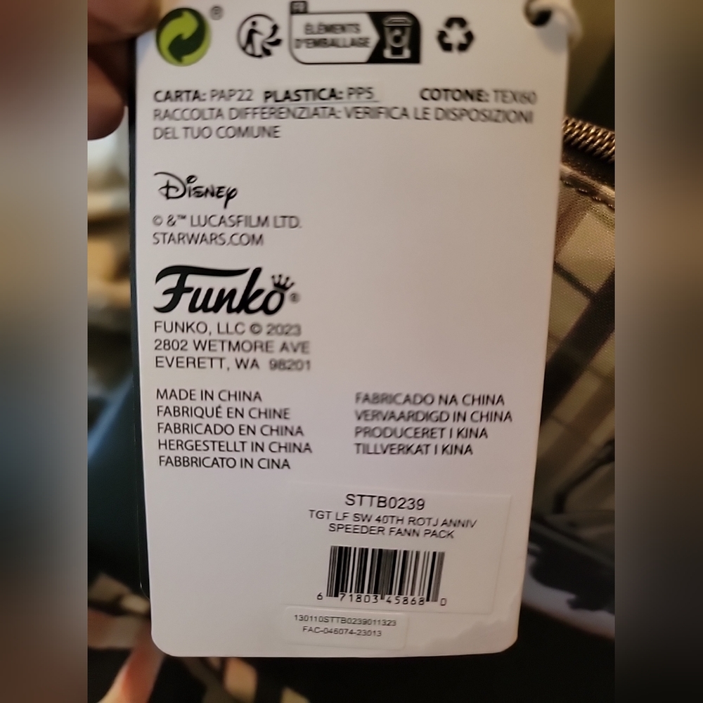 Disney,Funko, and Lucas Film Star Wars Fanny pack multicolor made in China NWT - Picture 6 of 9